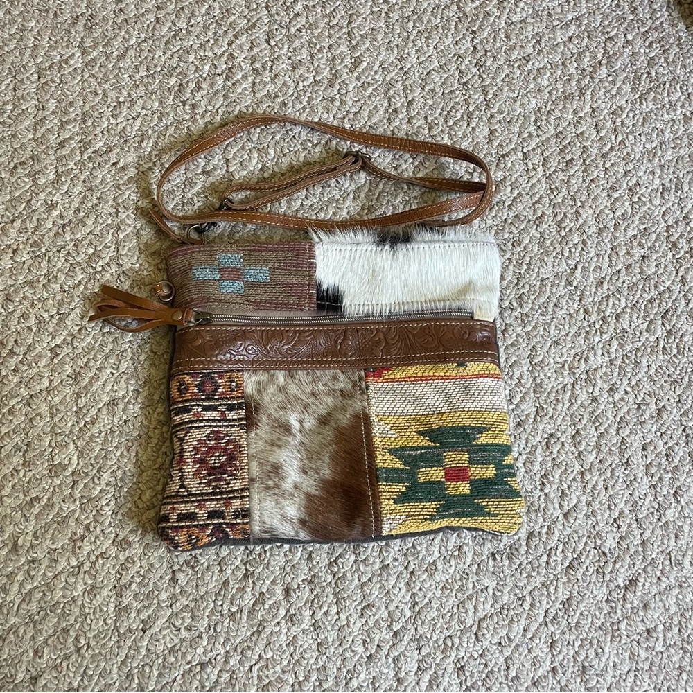 Myra Bag Crossbody